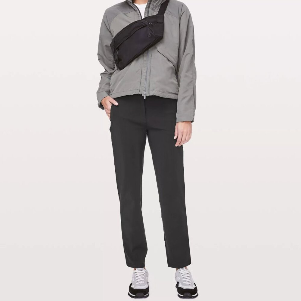 NWOT Lululemon Athletica On The Move Pant Size 6